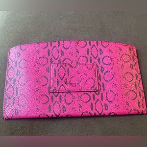 Reed Magenta pouch bag